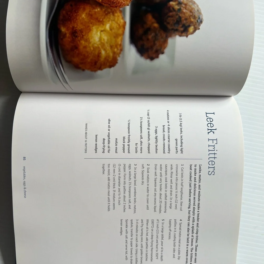 Williams and Sonoma appetizer and drinks book